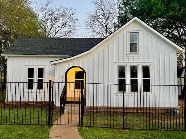 Siding services by Glacier Home Exteriors
